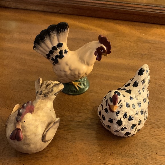 3 hand painted chickens - Picture 2 of 2